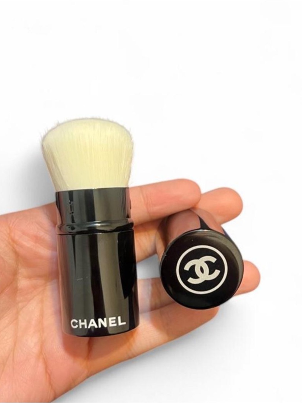 CHANEL Black & Ivory Retractable Kabuki Brush